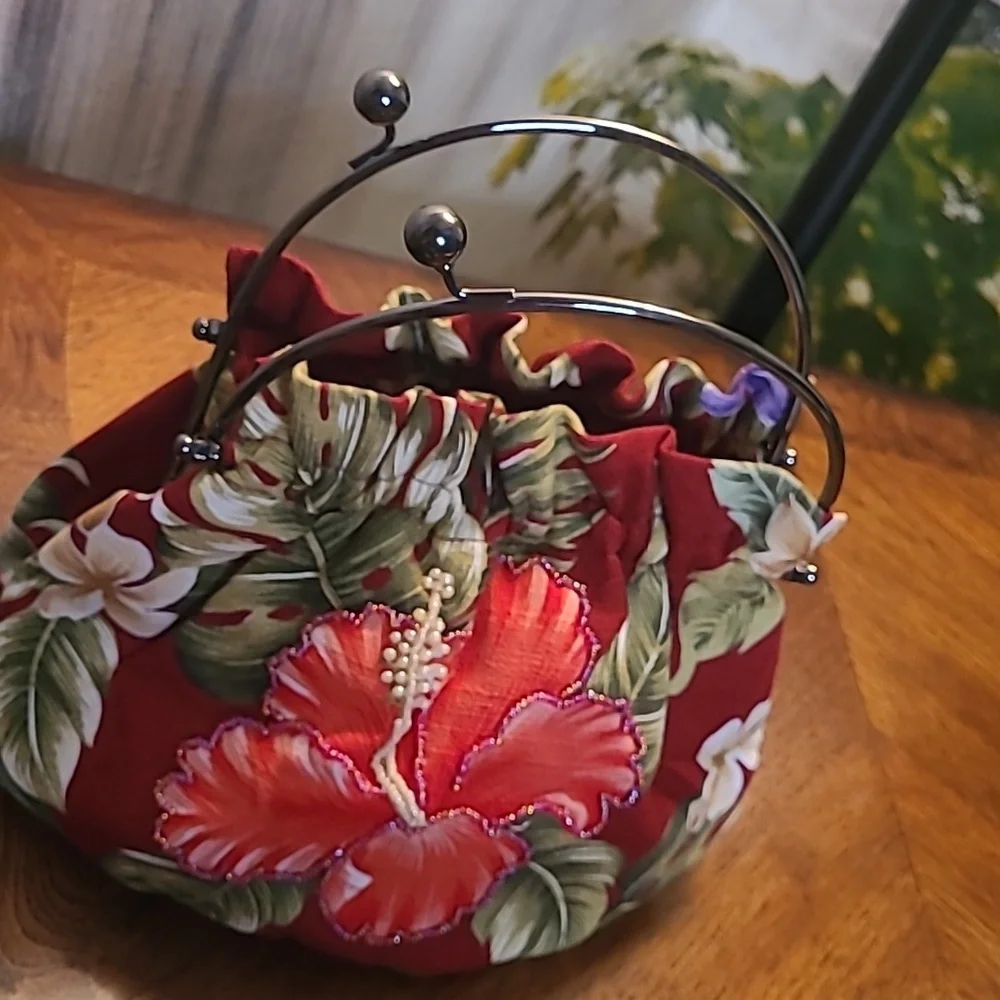 Ky's unique vintage Hawaiian bright beaded hibiscus floral clutch hand bag